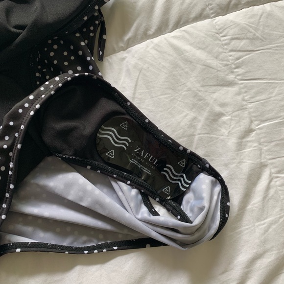 NEW NEVER WORN Zaful one piece - Picture 7 of 8